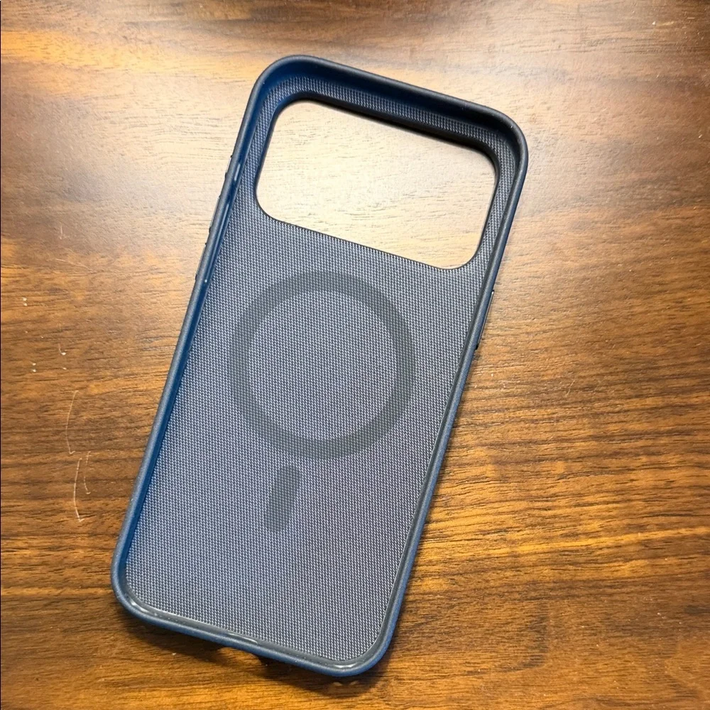 Apple Black iPhone 17 Pro Max Tech Woven Case